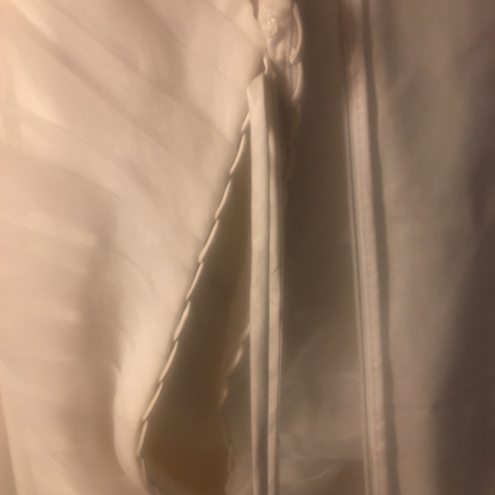 SOLD New Never Worn or Altered Wedding Dress. No issues SOLD - Picture 7 of 7